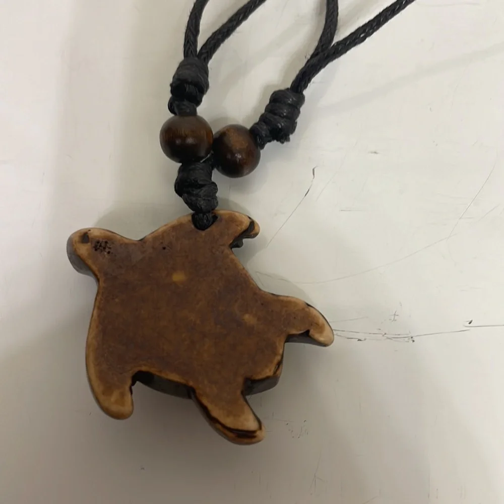 Adjustable turtle necklace